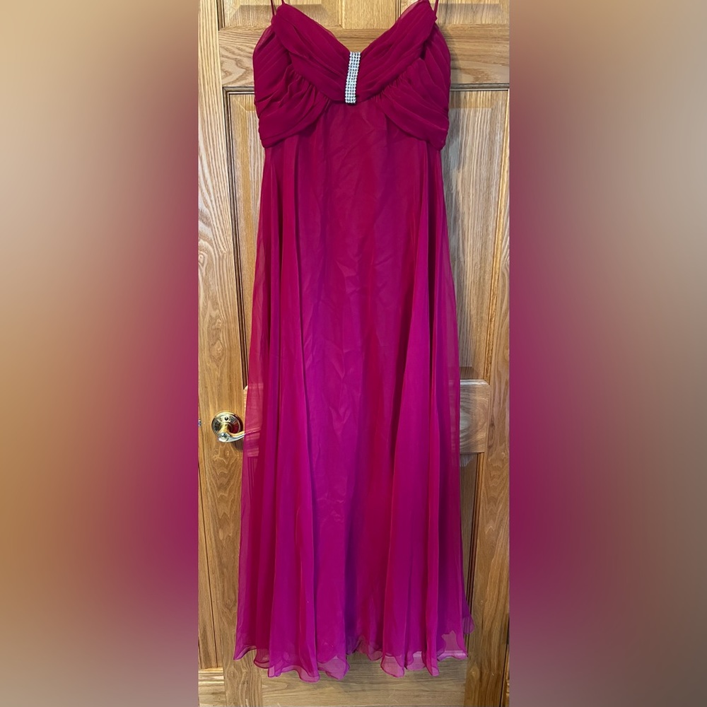 Beautiful‎ fuschia spaghetti strap gown - prom dress - formal sz12